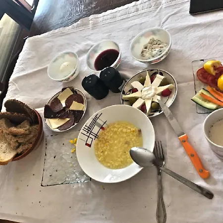 Holiday Al-hambra Nyaraló *